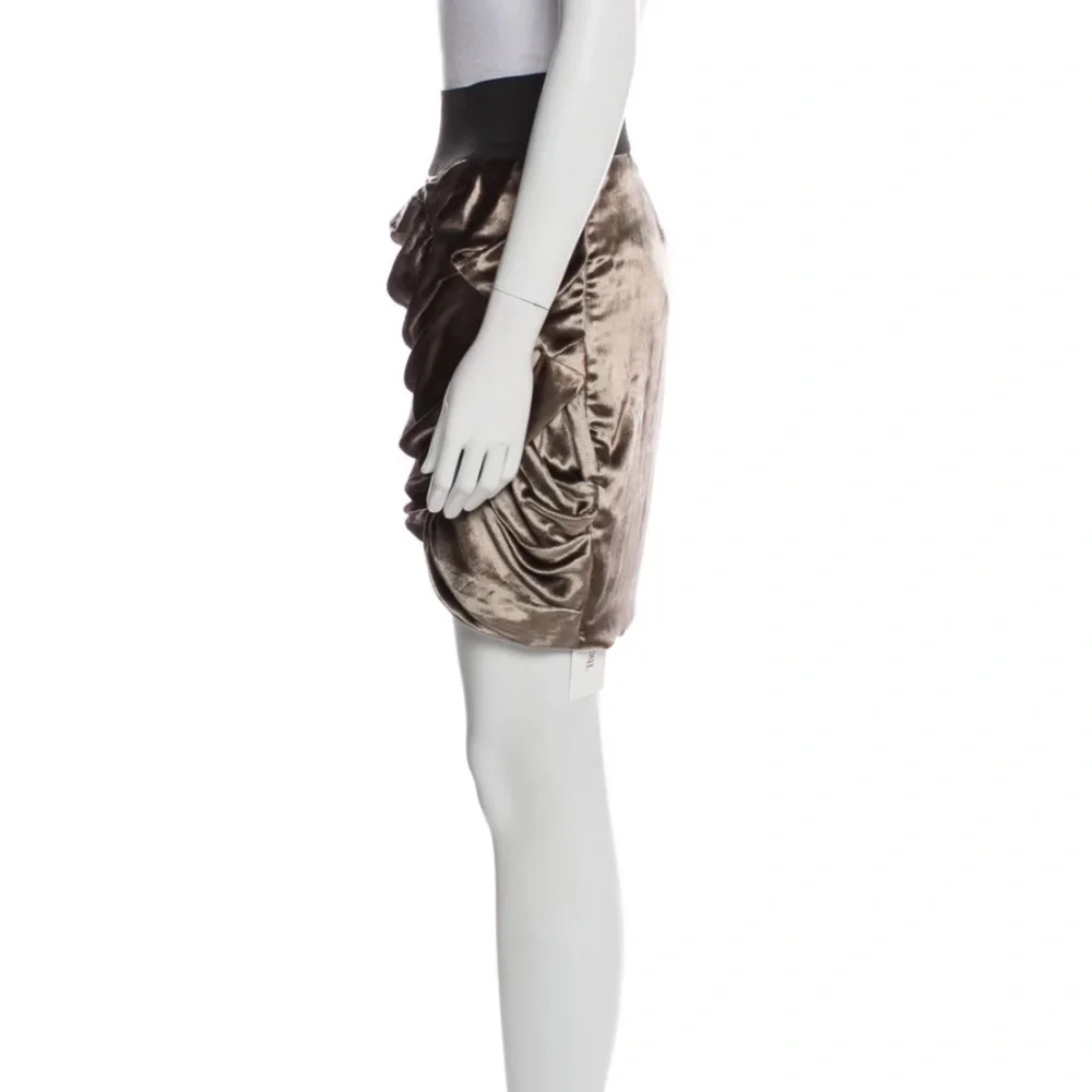 Elizabeth and James Velvet skirt size 4